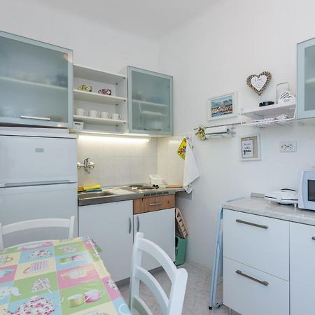 Apartment Luiza With Terrace Башка Экстерьер фото