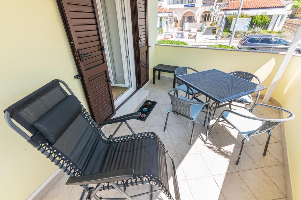 Apartment Luiza With Terrace Башка Экстерьер фото