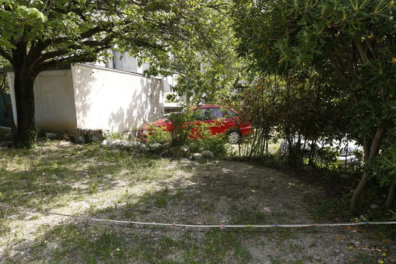 Apartment Luiza With Terrace Башка Экстерьер фото